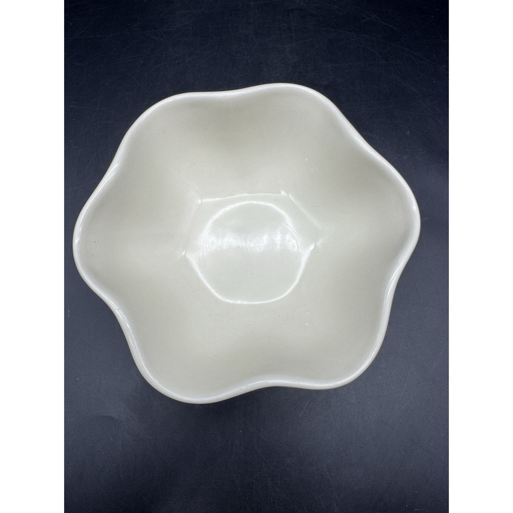 Gail Pittman GP Hospitality Cream Ceramic Wavy Serving Bowl 6.5in